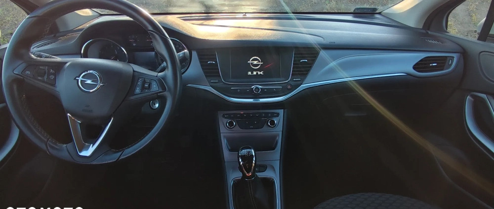 Opel Astra cena 50700 przebieg: 94400, rok produkcji 2016 z Łódź małe 137